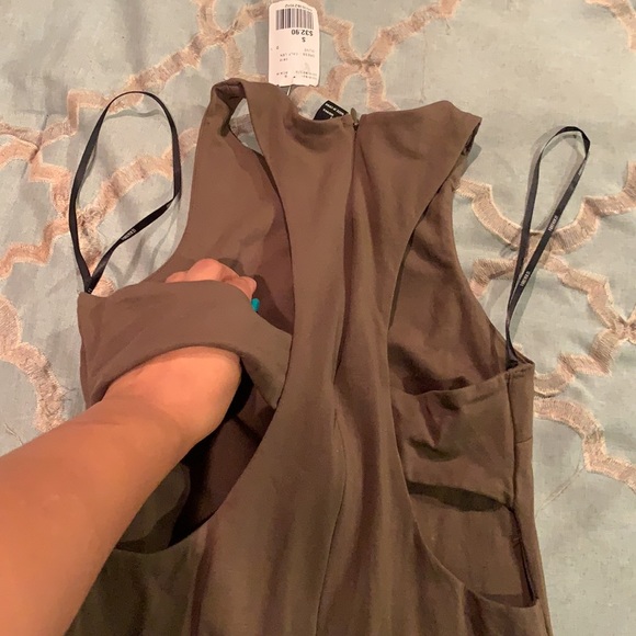 Cutout back midi dress - Picture 8 of 9